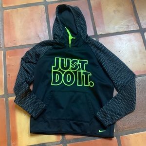 Nike Therma-Fit pullover hoodie